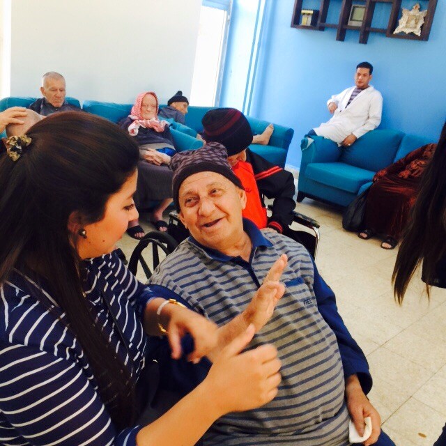 زيارة دار الضيافة للمسنين 12_5_2015 2.jpg